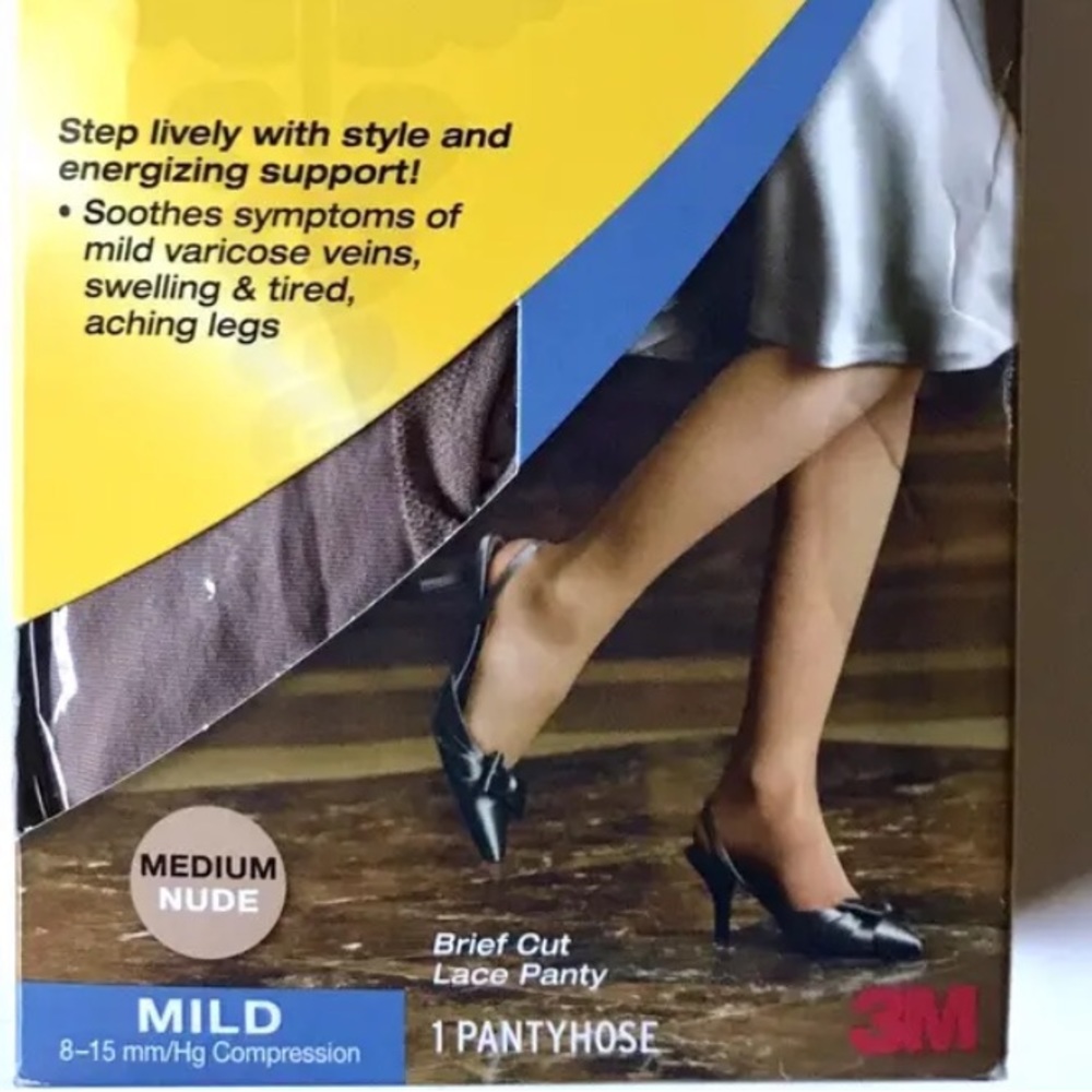 FUTURO energizing ultra sheer pantyhose Mild compression 8-15mm/hg medium nude